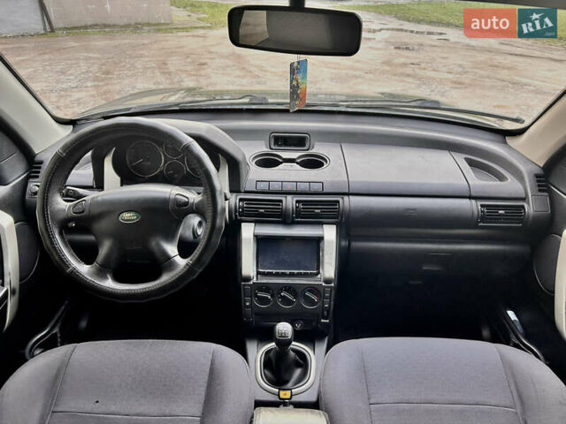 Зелений Ленд Ровер Freelander, об'ємом двигуна 1.8 л та пробігом 313 тис. км за 6000 $, фото 17 на Automoto.ua