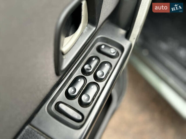 Зелений Ленд Ровер Freelander, об'ємом двигуна 1.8 л та пробігом 313 тис. км за 5999 $, фото 22 на Automoto.ua