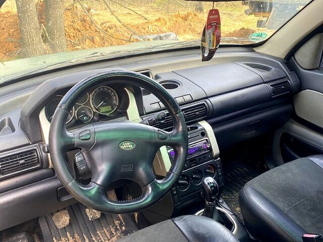 Зелений Ленд Ровер Freelander, об'ємом двигуна 2 л та пробігом 300 тис. км за 3000 $, фото 1 на Automoto.ua