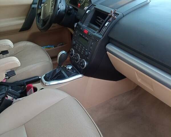 Зелений Ленд Ровер Freelander, об'ємом двигуна 2.2 л та пробігом 300 тис. км за 10500 $, фото 4 на Automoto.ua