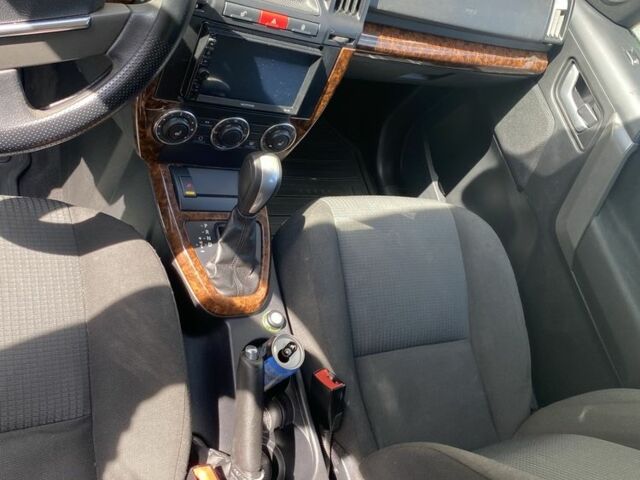 Ленд Ровер Freelander 2010 у Чернівцях на Automoto.ua Зелений Ленд Ровер Freelander, об'ємом двигуна 2.2 л та пробігом 260 тис. км за 12000 $, фото 4 на Automoto.ua