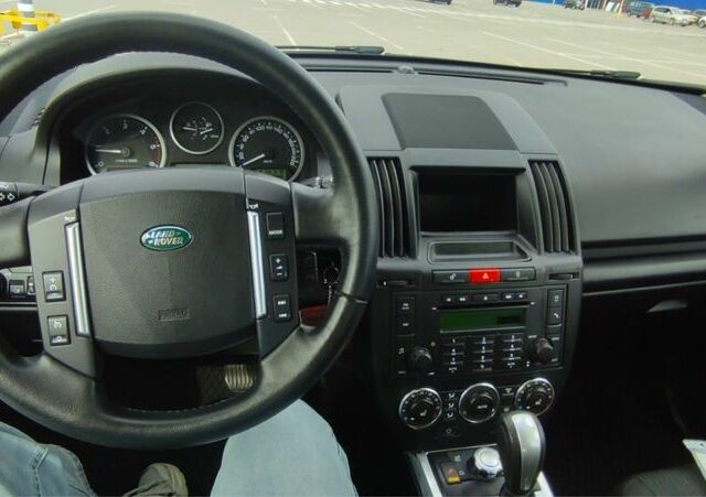 Зелений Ленд Ровер Freelander, об'ємом двигуна 2.2 л та пробігом 325 тис. км за 13500 $, фото 7 на Automoto.ua