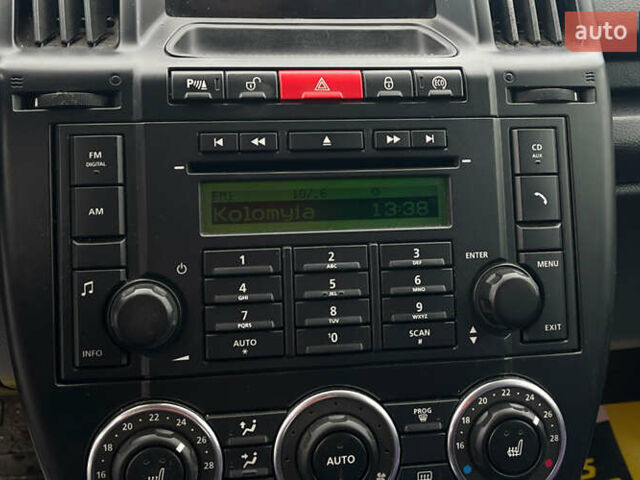 Зелений Ленд Ровер Freelander, об'ємом двигуна 2.18 л та пробігом 230 тис. км за 13600 $, фото 12 на Automoto.ua