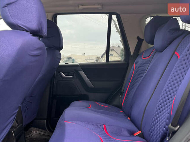 Зелений Ленд Ровер Freelander, об'ємом двигуна 2.18 л та пробігом 230 тис. км за 13600 $, фото 17 на Automoto.ua