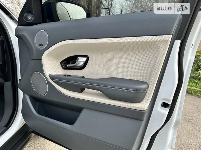 Белый Ленд Ровер Рендж Ровер Эвок, объемом двигателя 2.2 л и пробегом 40 тыс. км за 22500 $, фото 47 на Automoto.ua