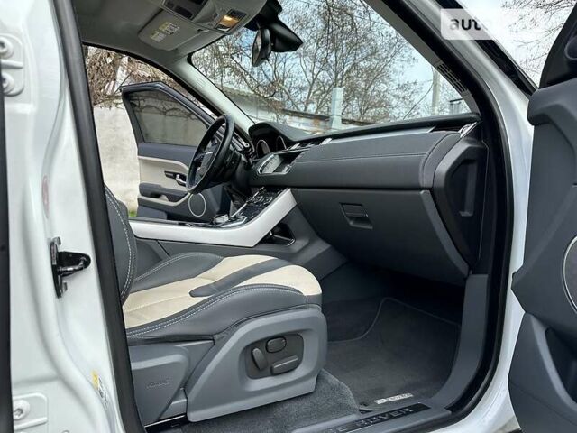 Білий Ленд Ровер Рендж Ровер Евок, об'ємом двигуна 2.2 л та пробігом 40 тис. км за 22500 $, фото 17 на Automoto.ua