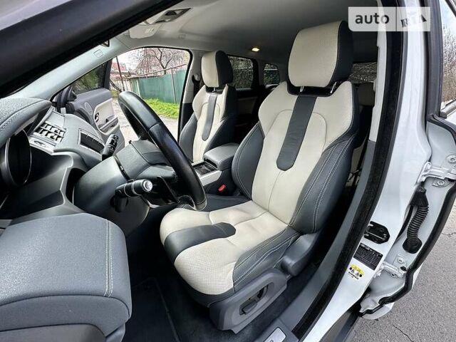 Белый Ленд Ровер Рендж Ровер Эвок, объемом двигателя 2.2 л и пробегом 40 тыс. км за 29999 $, фото 40 на Automoto.ua