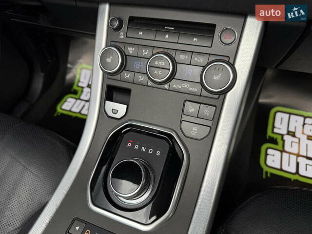 Ленд Ровер Рендж Ровер Эвок 2017 в Киеве на Automoto.ua Белый Ленд Ровер Рендж Ровер Эвок, объемом двигателя 2 л и пробегом 110 тыс. км за 29999 $, фото 18 на Automoto.ua