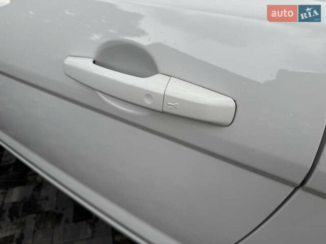 Ленд Ровер Рендж Ровер Эвок 2017 в Киеве на Automoto.ua Белый Ленд Ровер Рендж Ровер Эвок, объемом двигателя 2 л и пробегом 110 тыс. км за 29999 $, фото 36 на Automoto.ua