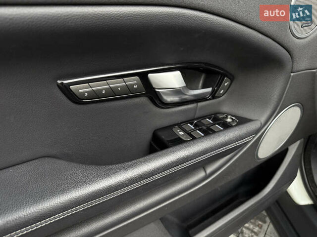 Ленд Ровер Рендж Ровер Эвок 2017 в Киеве на Automoto.ua Белый Ленд Ровер Рендж Ровер Эвок, объемом двигателя 2 л и пробегом 110 тыс. км за 29999 $, фото 25 на Automoto.ua