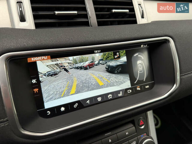 Ленд Ровер Рендж Ровер Эвок 2017 в Киеве на Automoto.ua Белый Ленд Ровер Рендж Ровер Эвок, объемом двигателя 2 л и пробегом 110 тыс. км за 29999 $, фото 34 на Automoto.ua