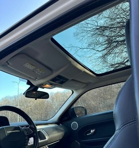 Белый Ленд Ровер Рендж Ровер Эвок, объемом двигателя 2 л и пробегом 179 тыс. км за 12700 $, фото 41 на Automoto.ua