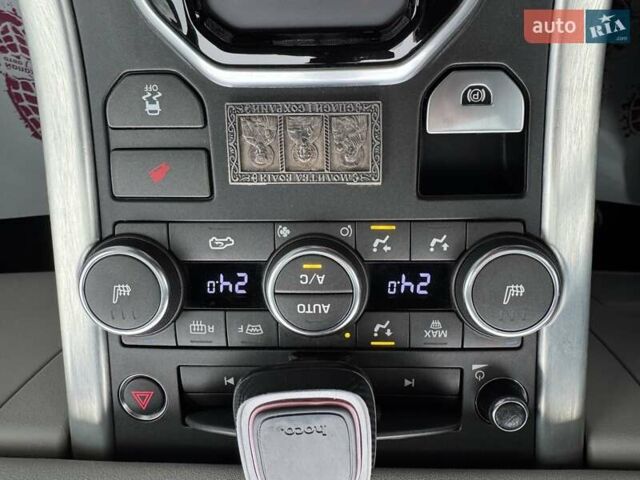 Белый Ленд Ровер Рендж Ровер Эвок, объемом двигателя 2 л и пробегом 144 тыс. км за 18500 $, фото 17 на Automoto.ua