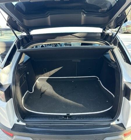 Белый Ленд Ровер Рендж Ровер Эвок, объемом двигателя 2 л и пробегом 179 тыс. км за 12700 $, фото 16 на Automoto.ua