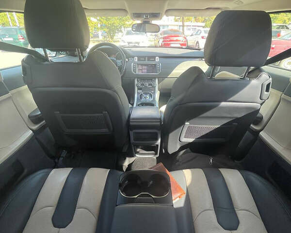 Білий Ленд Ровер Рендж Ровер Евок, об'ємом двигуна 2.18 л та пробігом 220 тис. км за 18000 $, фото 8 на Automoto.ua