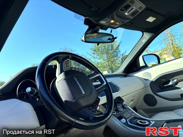 Белый Ленд Ровер Рендж Ровер Эвок, объемом двигателя 2 л и пробегом 135 тыс. км за 17000 $, фото 4 на Automoto.ua