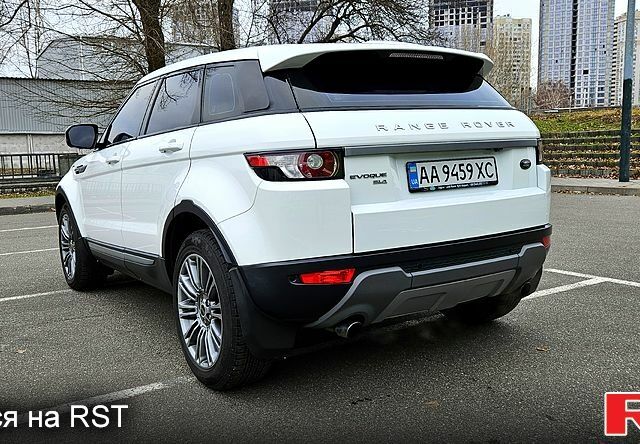 Белый Ленд Ровер Рендж Ровер Эвок, объемом двигателя 2 л и пробегом 84 тыс. км за 17900 $, фото 3 на Automoto.ua