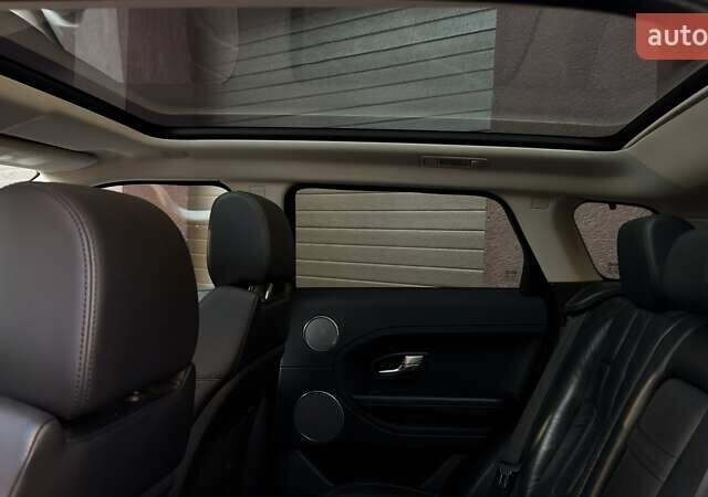 Белый Ленд Ровер Рендж Ровер Эвок, объемом двигателя 2 л и пробегом 142 тыс. км за 13750 $, фото 15 на Automoto.ua