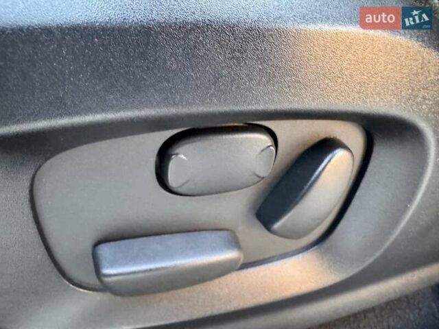 Белый Ленд Ровер Рендж Ровер Эвок, объемом двигателя 2 л и пробегом 168 тыс. км за 17800 $, фото 40 на Automoto.ua