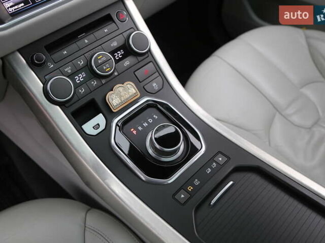 Белый Ленд Ровер Рендж Ровер Эвок, объемом двигателя 2.18 л и пробегом 202 тыс. км за 18000 $, фото 20 на Automoto.ua