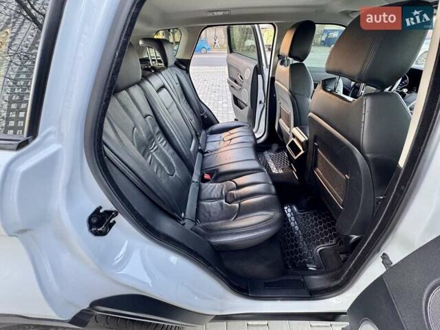 Белый Ленд Ровер Рендж Ровер Эвок, объемом двигателя 2 л и пробегом 168 тыс. км за 17800 $, фото 25 на Automoto.ua