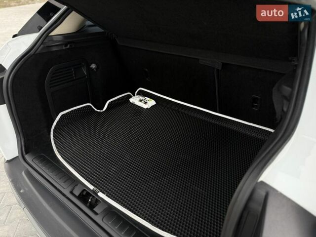 Білий Ленд Ровер Рендж Ровер Евок, об'ємом двигуна 2 л та пробігом 179 тис. км за 12500 $, фото 50 на Automoto.ua