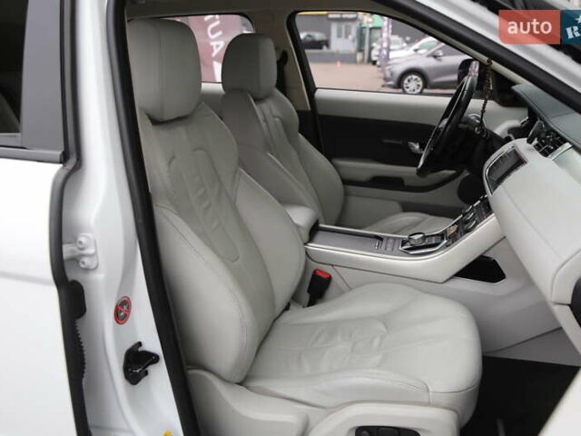 Белый Ленд Ровер Рендж Ровер Эвок, объемом двигателя 2.18 л и пробегом 202 тыс. км за 18000 $, фото 11 на Automoto.ua