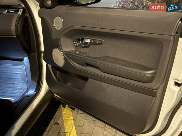 Білий Ленд Ровер Рендж Ровер Евок, об'ємом двигуна 2.18 л та пробігом 135 тис. км за 19900 $, фото 19 на Automoto.ua