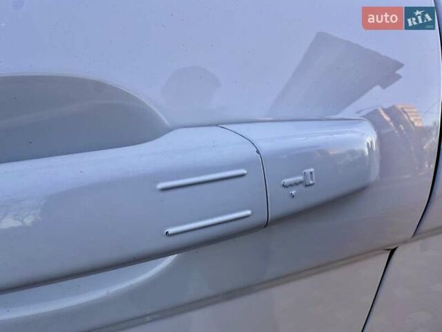 Белый Ленд Ровер Рендж Ровер Эвок, объемом двигателя 2 л и пробегом 168 тыс. км за 17800 $, фото 7 на Automoto.ua