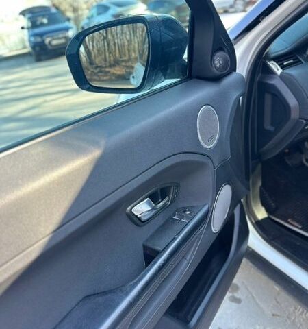 Белый Ленд Ровер Рендж Ровер Эвок, объемом двигателя 2 л и пробегом 179 тыс. км за 12700 $, фото 38 на Automoto.ua