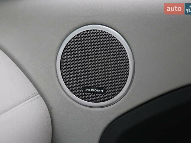 Белый Ленд Ровер Рендж Ровер Эвок, объемом двигателя 2.18 л и пробегом 202 тыс. км за 18000 $, фото 22 на Automoto.ua