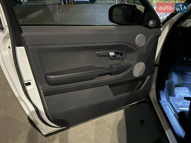 Білий Ленд Ровер Рендж Ровер Евок, об'ємом двигуна 2.18 л та пробігом 135 тис. км за 19900 $, фото 17 на Automoto.ua