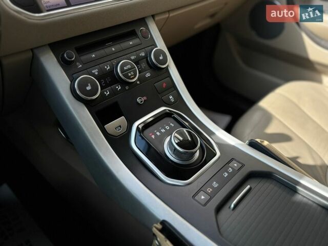 Білий Ленд Ровер Рендж Ровер Евок, об'ємом двигуна 2 л та пробігом 113 тис. км за 17800 $, фото 13 на Automoto.ua