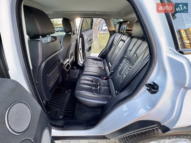 Белый Ленд Ровер Рендж Ровер Эвок, объемом двигателя 2 л и пробегом 168 тыс. км за 17800 $, фото 21 на Automoto.ua