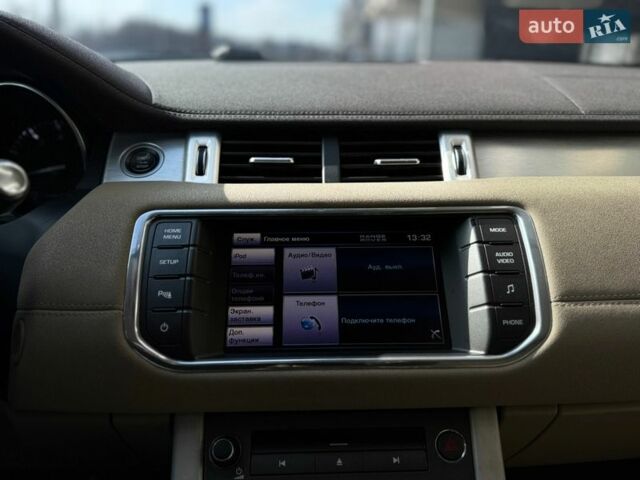 Білий Ленд Ровер Рендж Ровер Евок, об'ємом двигуна 2 л та пробігом 113 тис. км за 17800 $, фото 14 на Automoto.ua