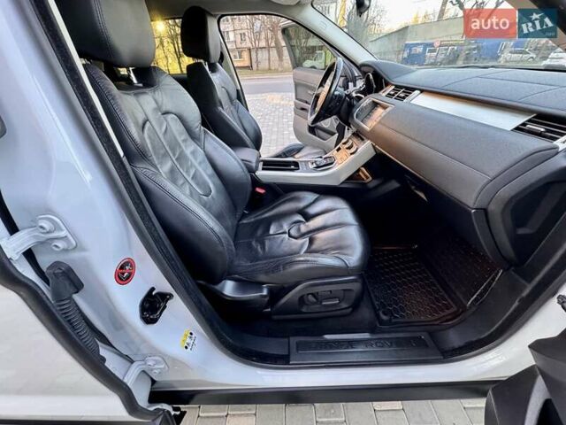 Белый Ленд Ровер Рендж Ровер Эвок, объемом двигателя 2 л и пробегом 168 тыс. км за 17800 $, фото 31 на Automoto.ua