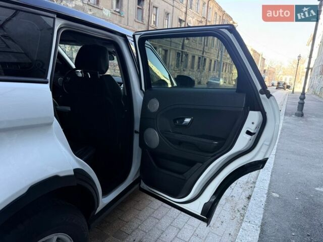 Белый Ленд Ровер Рендж Ровер Эвок, объемом двигателя 2 л и пробегом 168 тыс. км за 17400 $, фото 63 на Automoto.ua