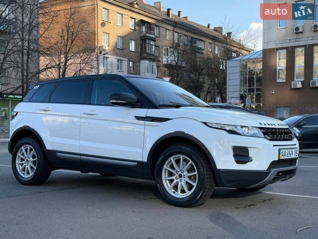 Белый Ленд Ровер Рендж Ровер Эвок, объемом двигателя 2.18 л и пробегом 198 тыс. км за 15600 $, фото 3 на Automoto.ua