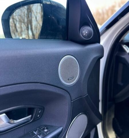 Белый Ленд Ровер Рендж Ровер Эвок, объемом двигателя 2 л и пробегом 179 тыс. км за 12700 $, фото 37 на Automoto.ua