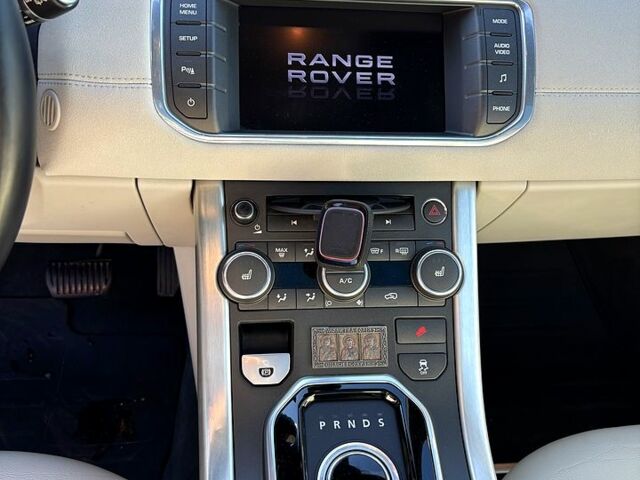 Белый Ленд Ровер Рендж Ровер Эвок, объемом двигателя 2 л и пробегом 135 тыс. км за 17000 $, фото 5 на Automoto.ua