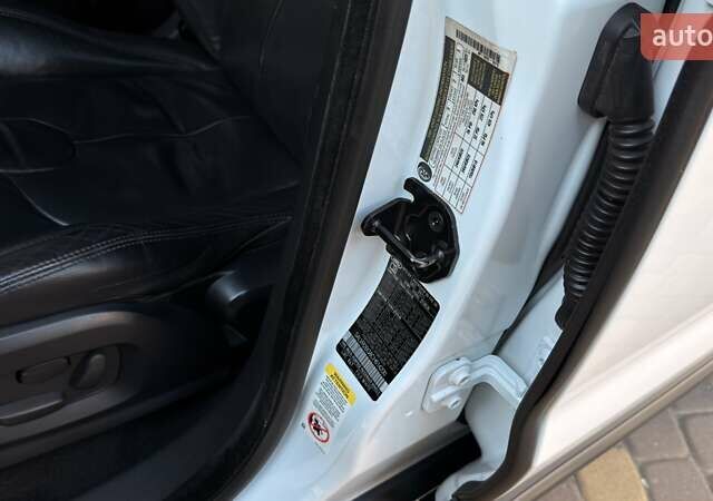 Белый Ленд Ровер Рендж Ровер Эвок, объемом двигателя 2 л и пробегом 142 тыс. км за 13750 $, фото 25 на Automoto.ua