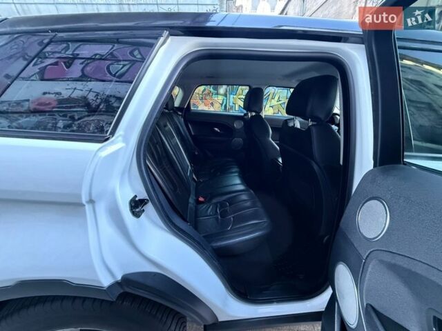 Белый Ленд Ровер Рендж Ровер Эвок, объемом двигателя 2 л и пробегом 168 тыс. км за 17400 $, фото 67 на Automoto.ua