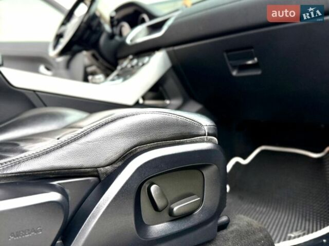 Білий Ленд Ровер Рендж Ровер Евок, об'ємом двигуна 2 л та пробігом 179 тис. км за 12500 $, фото 54 на Automoto.ua