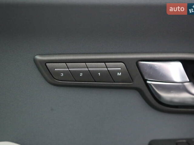 Белый Ленд Ровер Рендж Ровер Эвок, объемом двигателя 2.18 л и пробегом 202 тыс. км за 18000 $, фото 21 на Automoto.ua