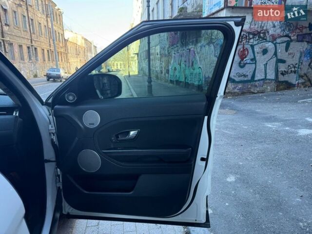 Белый Ленд Ровер Рендж Ровер Эвок, объемом двигателя 2 л и пробегом 168 тыс. км за 17400 $, фото 50 на Automoto.ua