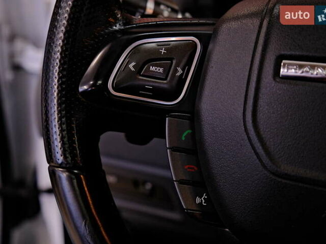 Белый Ленд Ровер Рендж Ровер Эвок, объемом двигателя 2.18 л и пробегом 180 тыс. км за 14900 $, фото 26 на Automoto.ua