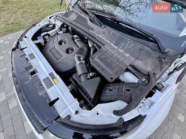 Белый Ленд Ровер Рендж Ровер Эвок, объемом двигателя 2 л и пробегом 168 тыс. км за 17800 $, фото 4 на Automoto.ua