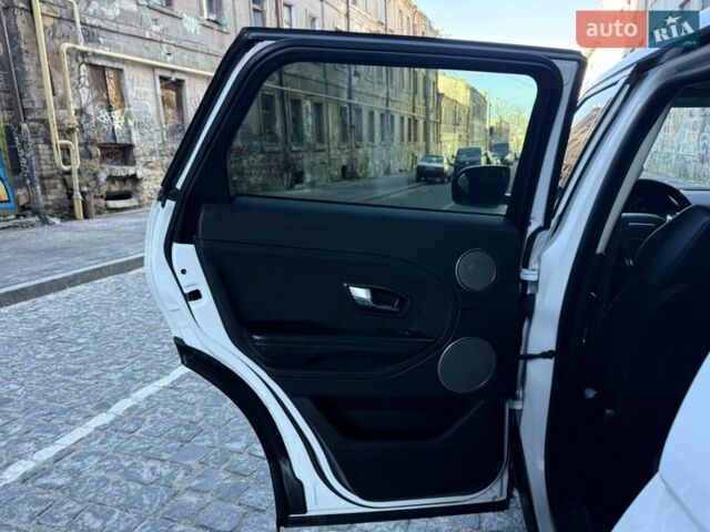 Белый Ленд Ровер Рендж Ровер Эвок, объемом двигателя 2 л и пробегом 168 тыс. км за 17400 $, фото 71 на Automoto.ua