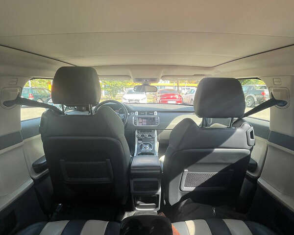 Білий Ленд Ровер Рендж Ровер Евок, об'ємом двигуна 2.18 л та пробігом 220 тис. км за 18000 $, фото 7 на Automoto.ua