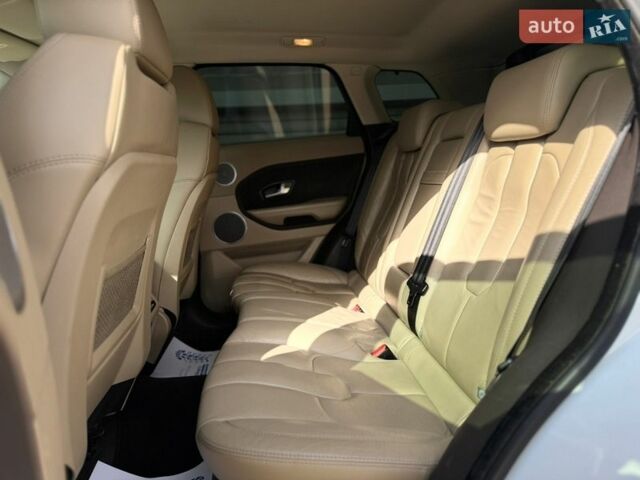 Білий Ленд Ровер Рендж Ровер Евок, об'ємом двигуна 2 л та пробігом 113 тис. км за 17800 $, фото 10 на Automoto.ua